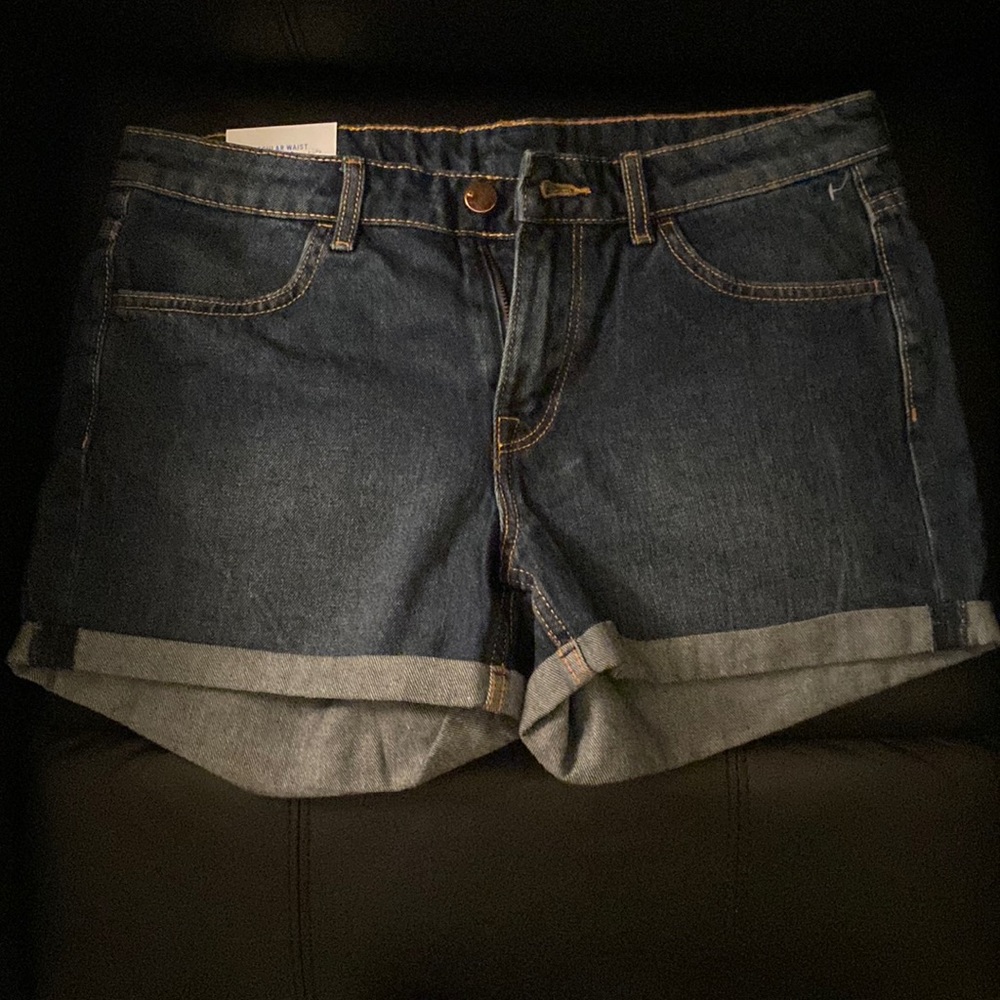 Regular waist shorts. Size 8.
